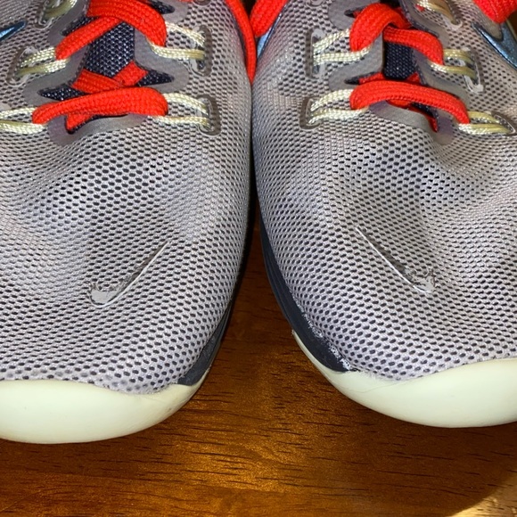 Nike Lunarlon Tennis Shoes - Size 6.5 (EU 37.5) - DISCONTINUED STYLE - Picture 4 of 7